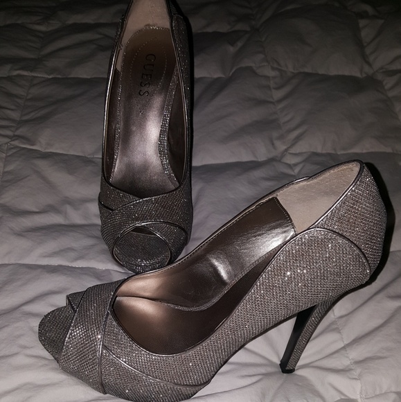 Guess Shoes - Pumps